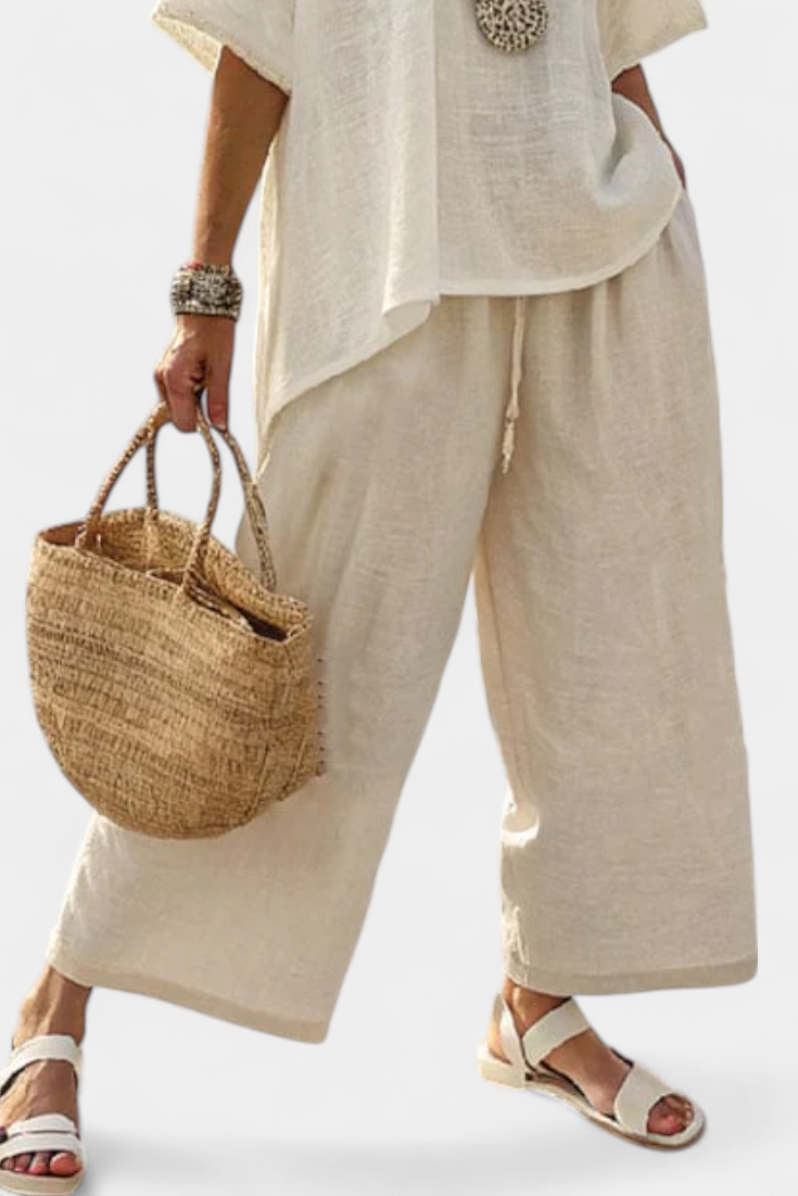 NOA| Comfortable Minimalist Raw Blouse & Wide-Leg Pants